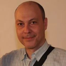 Τσαρουχάς Κωνσταντίνος