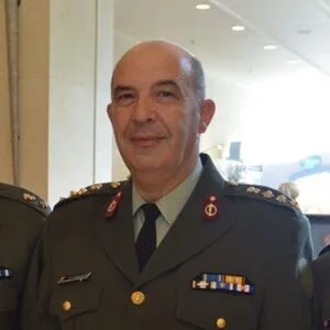 Τούλιος Πέτρος